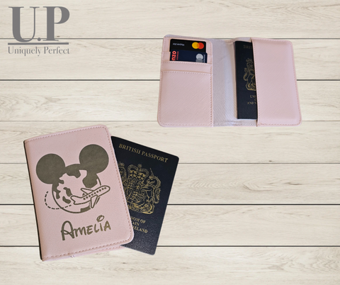 Boutique passport and luggage tag world traveller